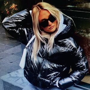 Noize Coco Cropped Puffer in Glossy Black. Sealed in bag, New w/Tags Size Medium